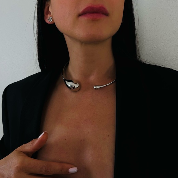 New Drop Shaped Open Silver Metal Choker Necklace - Picture 3 of 8